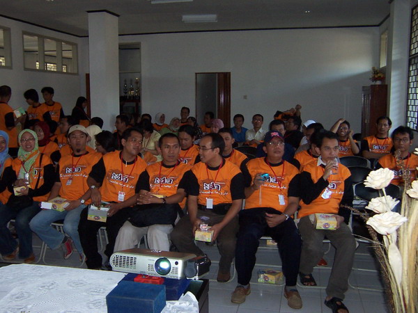 Kunjungan dan Pameran UKM Bandung, 12 Maret 2006