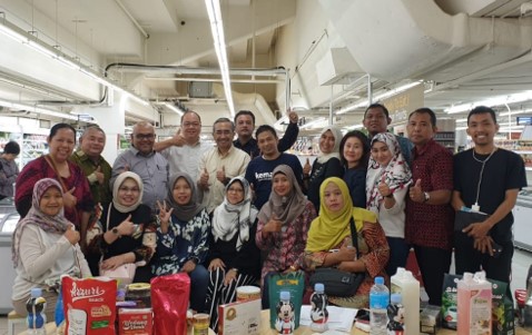 Komunitas Tangan Di Atas mengikuti Halal Expo di Singapore Sekaligus Penjajakan Pasar Global